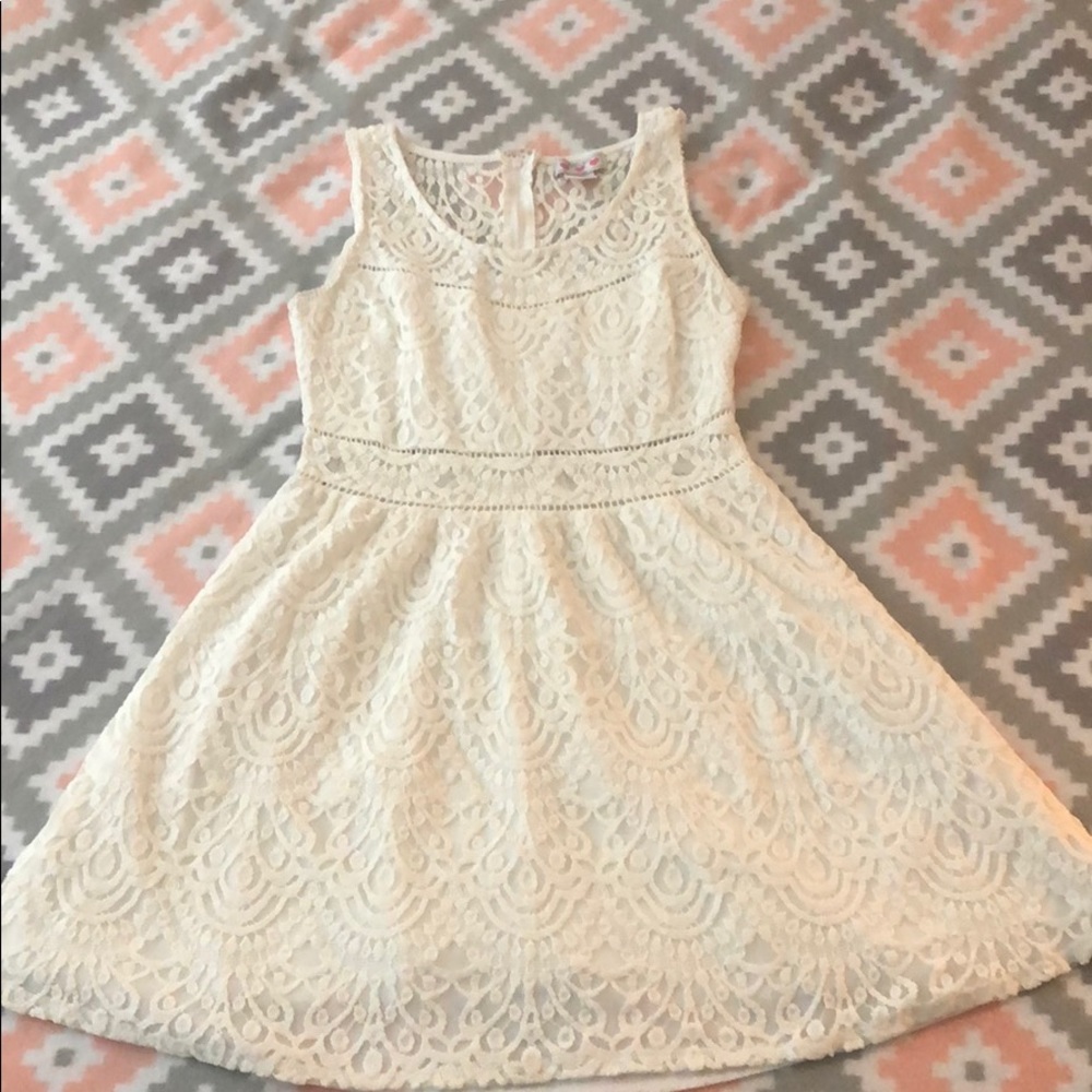 White lace dress
